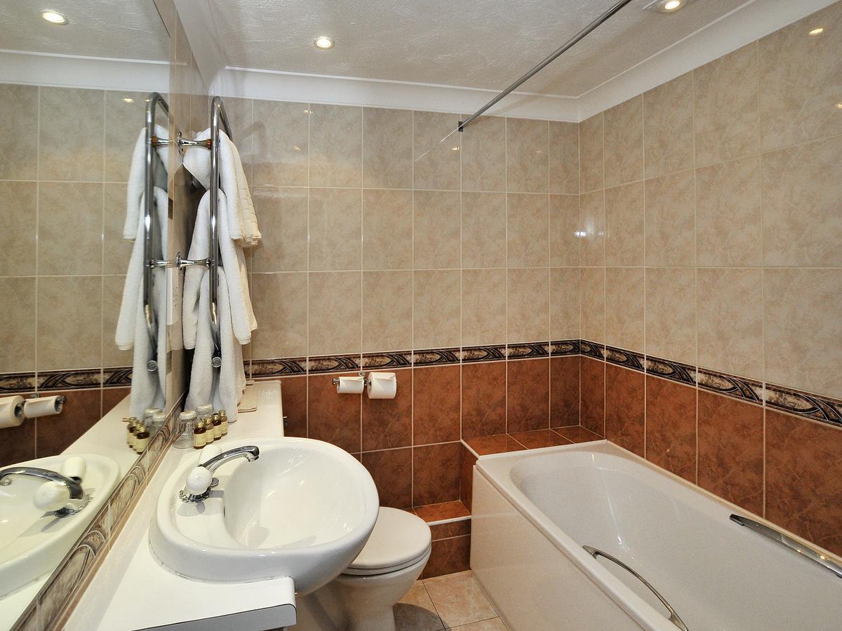 Ardington Hotel Γουόρδινγκ Εξωτερικό φωτογραφία